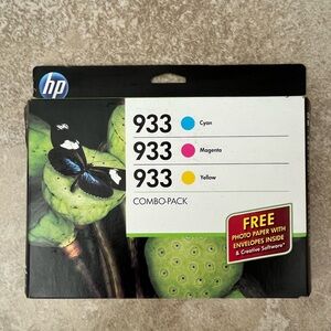 HP 933 Tricolor Combo Pack Cyan Magenta Yellow Color Ink W/ Photo Paper Exp 8/14